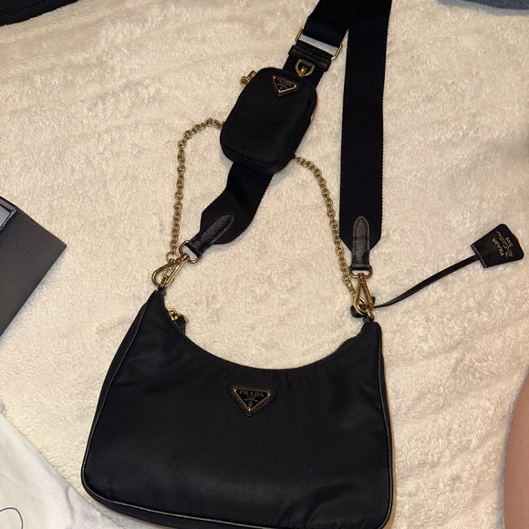 ❌SOLD❌ Prada Re-Edition 2005 Re-Nylon Bag - Picture 9 of 11